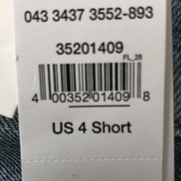 AE 90s high rise boyfriend jean size 4 short - Picture 4 of 4